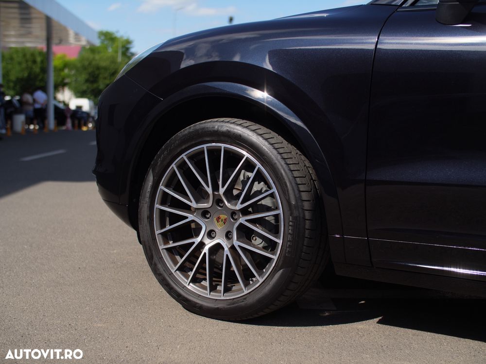 Porsche Cayenne - 36