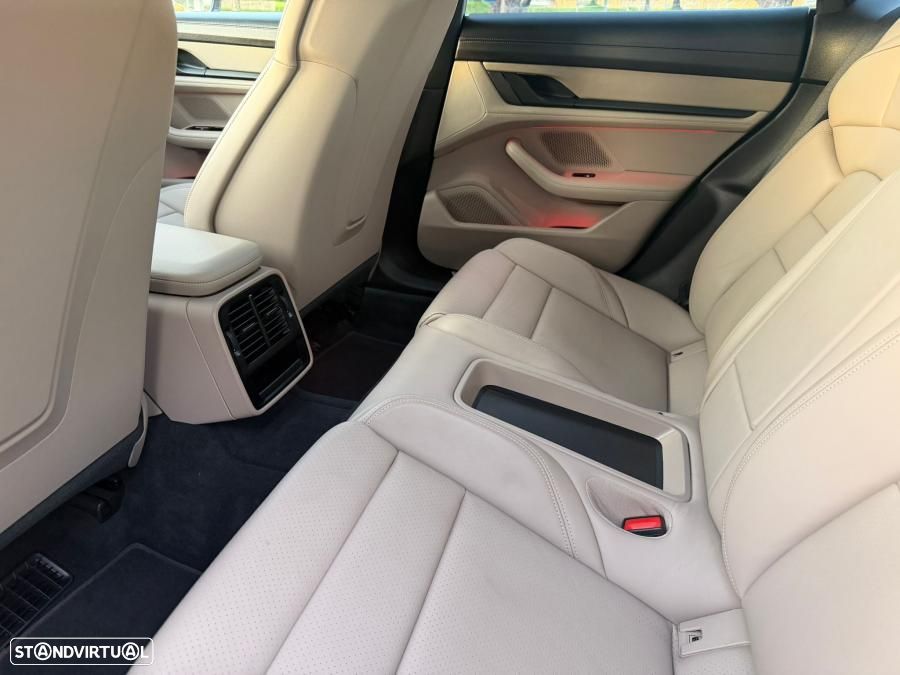 Porsche Taycan 4S - 24