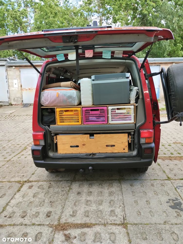 Volkswagen Multivan - 23