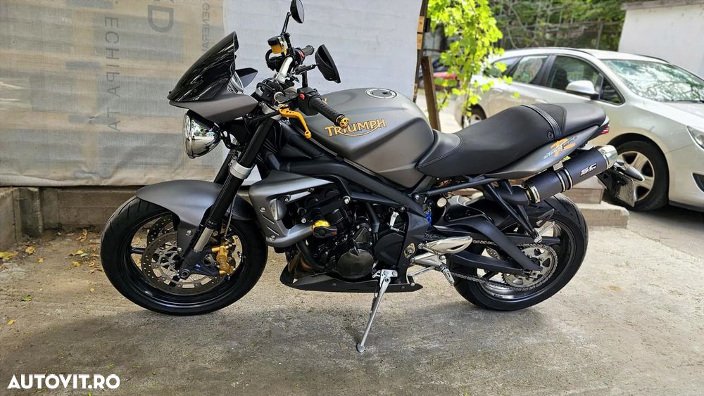 Triumph Street Triple R - 3