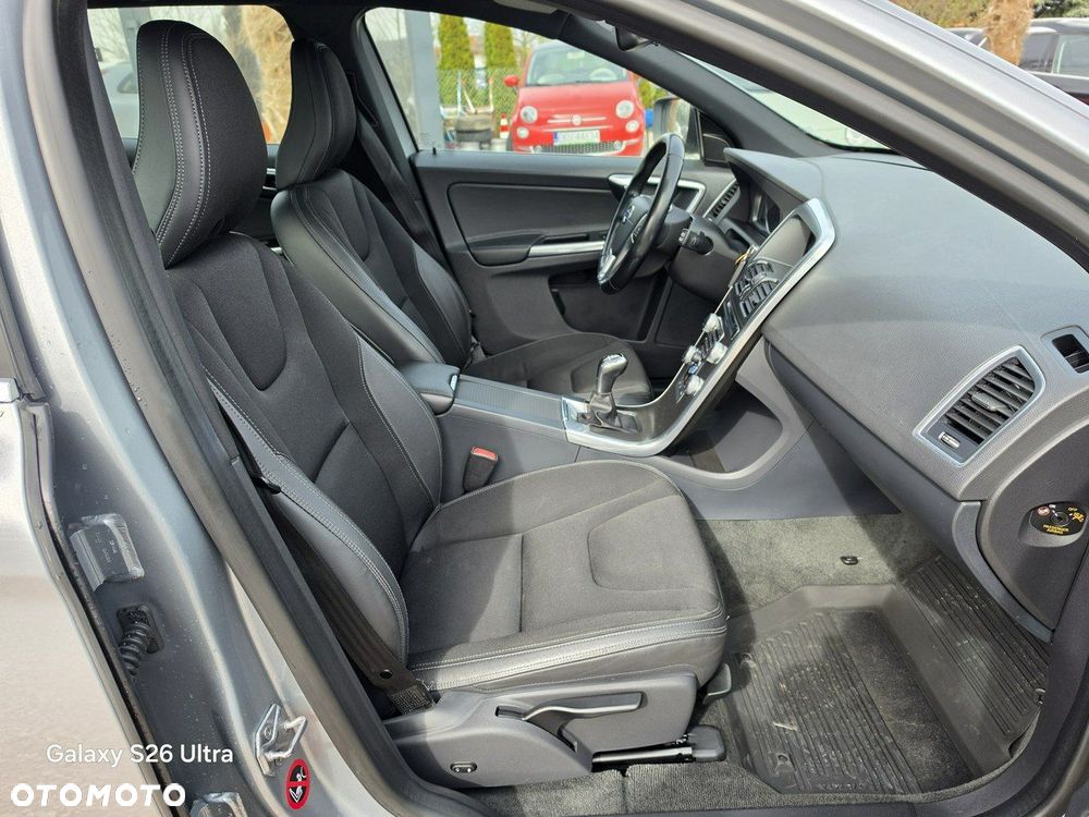 Volvo XC 60 D4 Momentum - 33