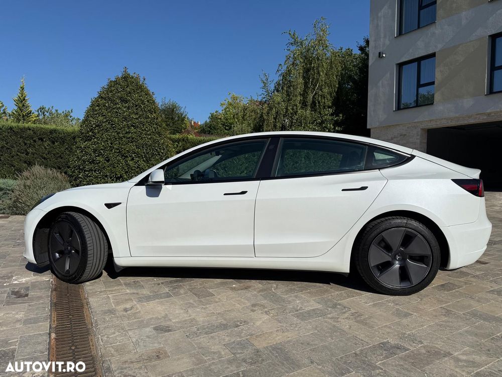 Tesla Model 3 - 6
