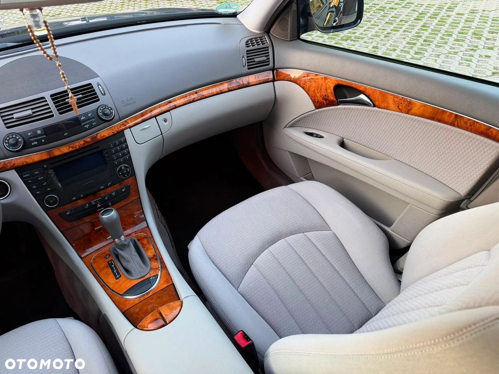 Mercedes-Benz Klasa E 200 Kompressor Automatik Elegance - 23