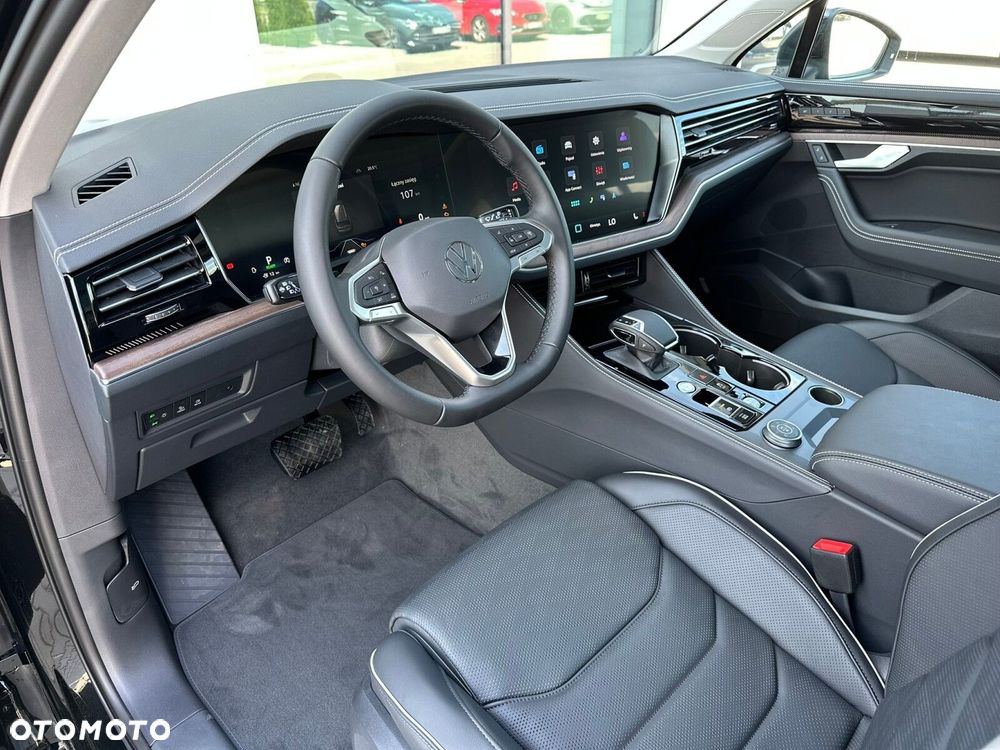 Volkswagen Touareg - 12