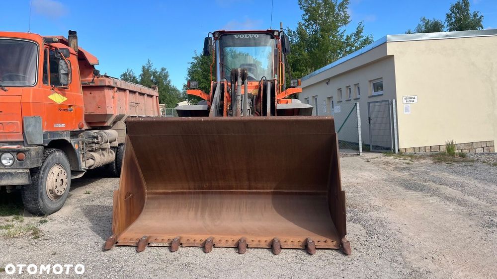 Volvo L 110 E 4X4 - 2