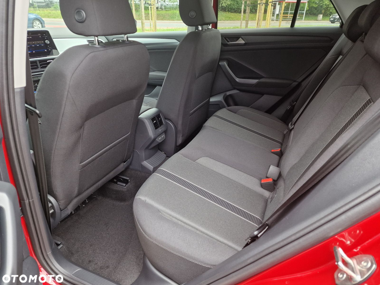 Volkswagen T-Roc 1.5 TSI Life Plus DSG - 11