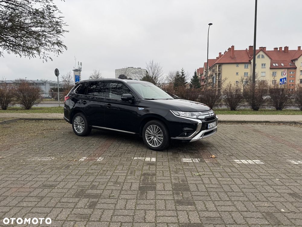 Mitsubishi Outlander - 32