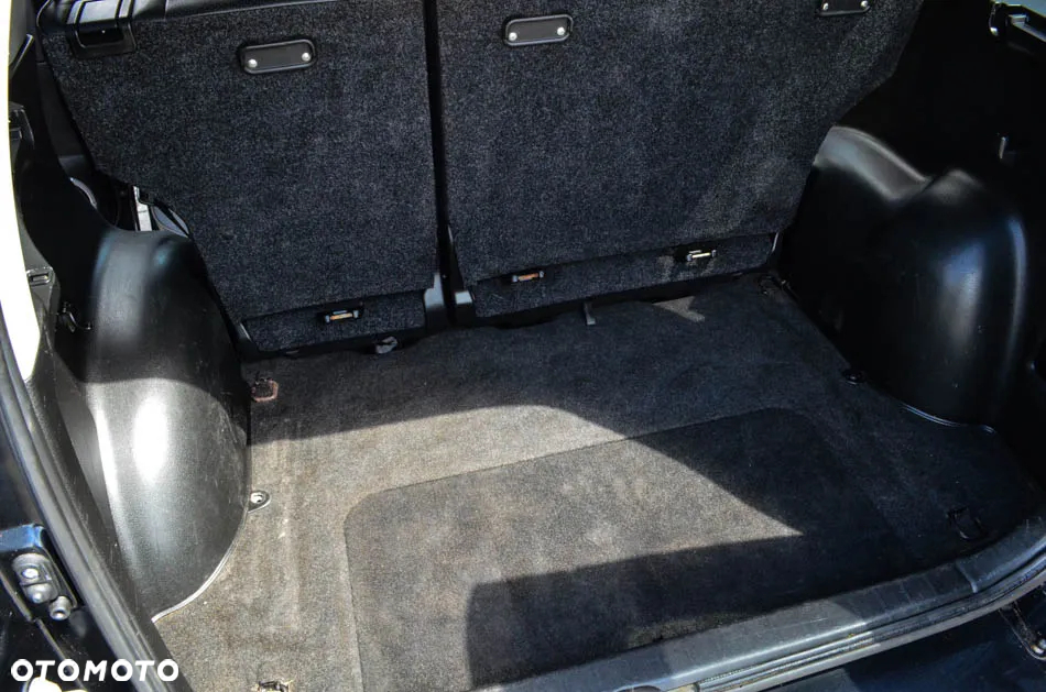 Suzuki Grand Vitara 2.0 De luxe - 32