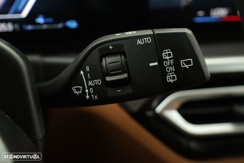 BMW 330 e Pack Desportivo M Auto — fotografia 18