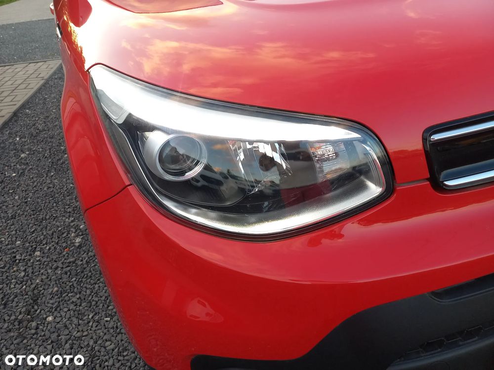 Kia Soul 1.6 CRDI Dream Team Edition - 12
