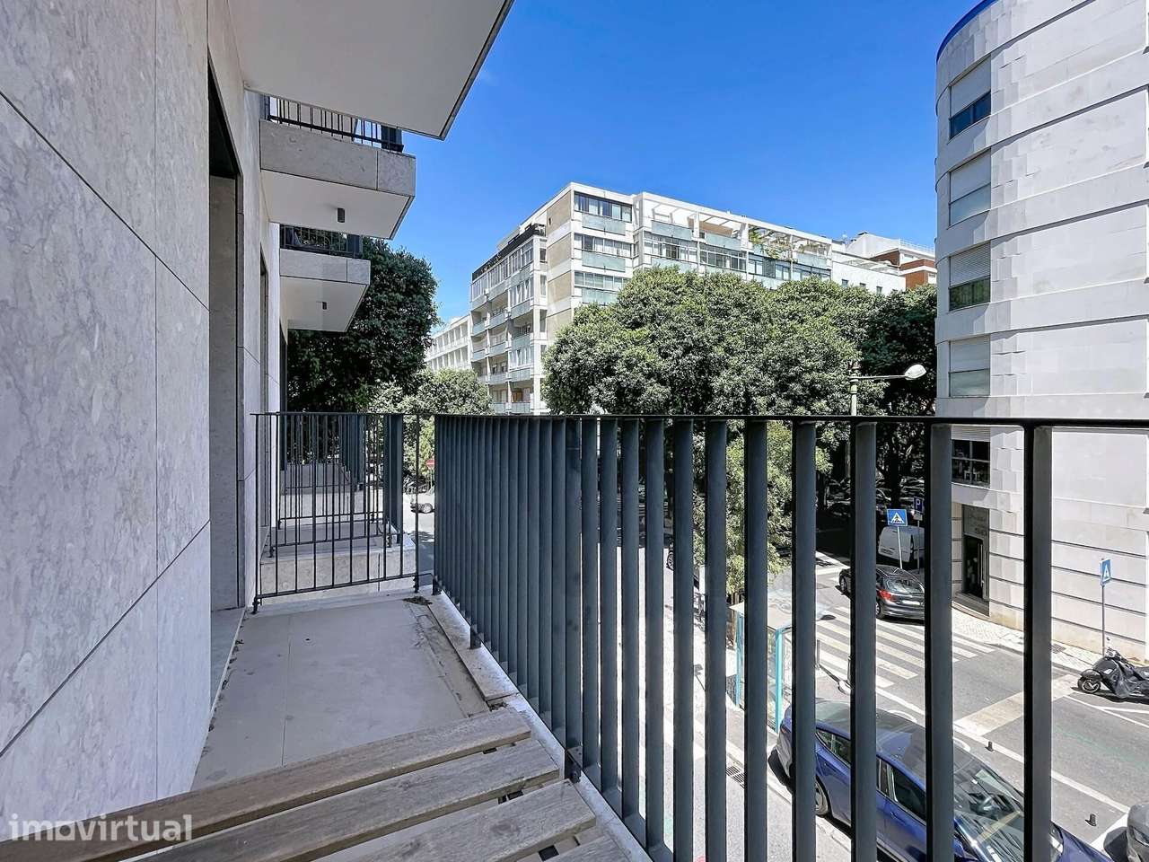 T1 com pátio e varanda nas Avenidas Novas, Lisboa — Arrendamento - Grande imagem: 2/20