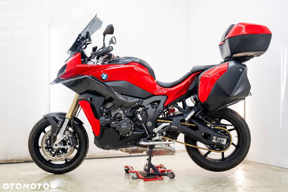 BMW XR - 9
