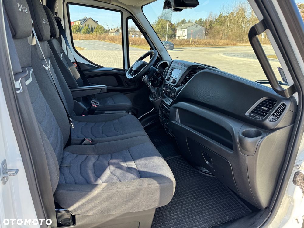 Iveco Daily 2022r ‼️72C18‼️3.0 NOWA Laweta Pomoc Drogowa Zarejestrowany jako Specjalny DMC 7200kg Salon Polska Niski Przebieg Autotransporter Sypialka - 17