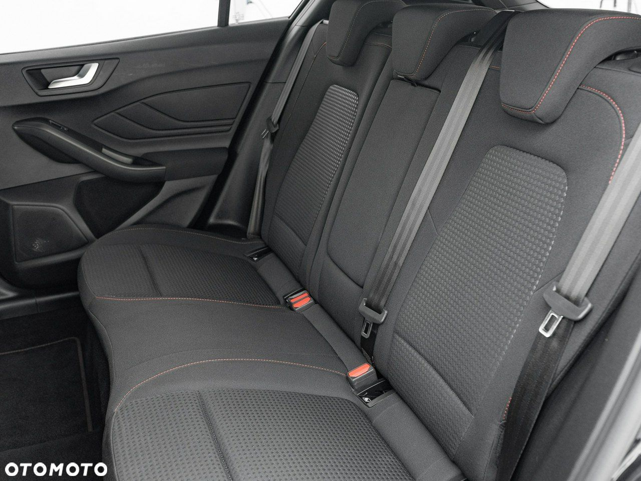 Ford Focus - 25