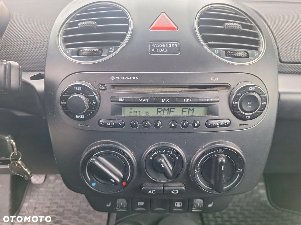 Volkswagen New Beetle 1.9 TDI DPF United - 22