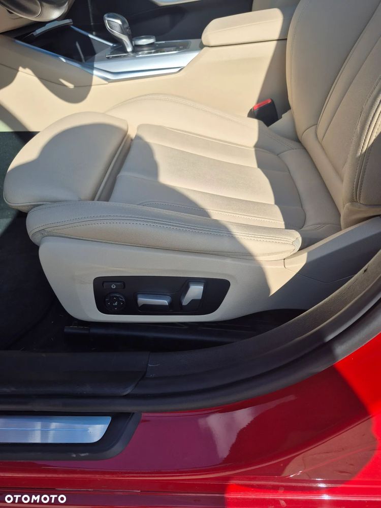 BMW Seria 3 330i - 7