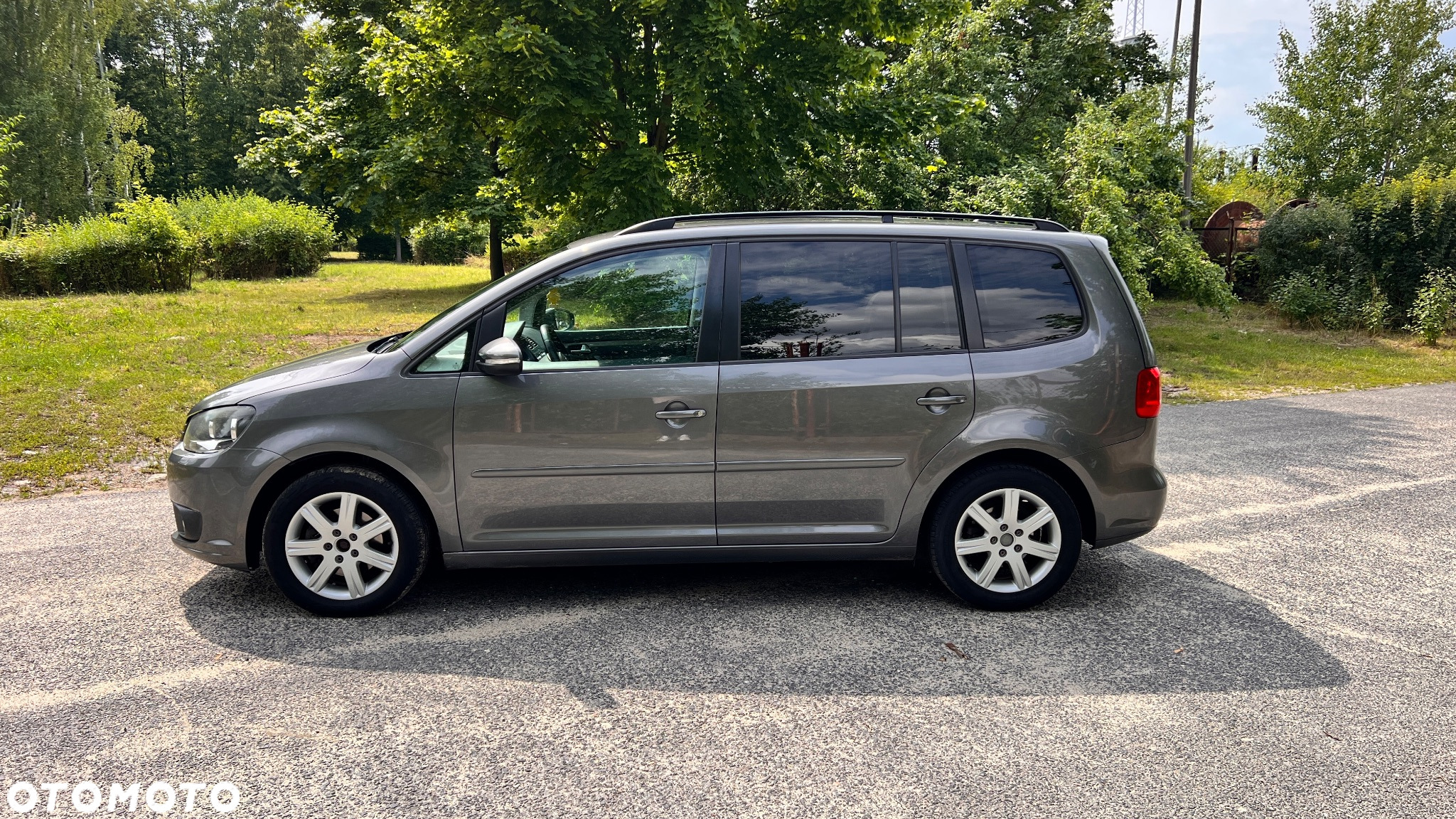 Volkswagen Touran 1.6 TDI DPF Comfortline DSG - 4