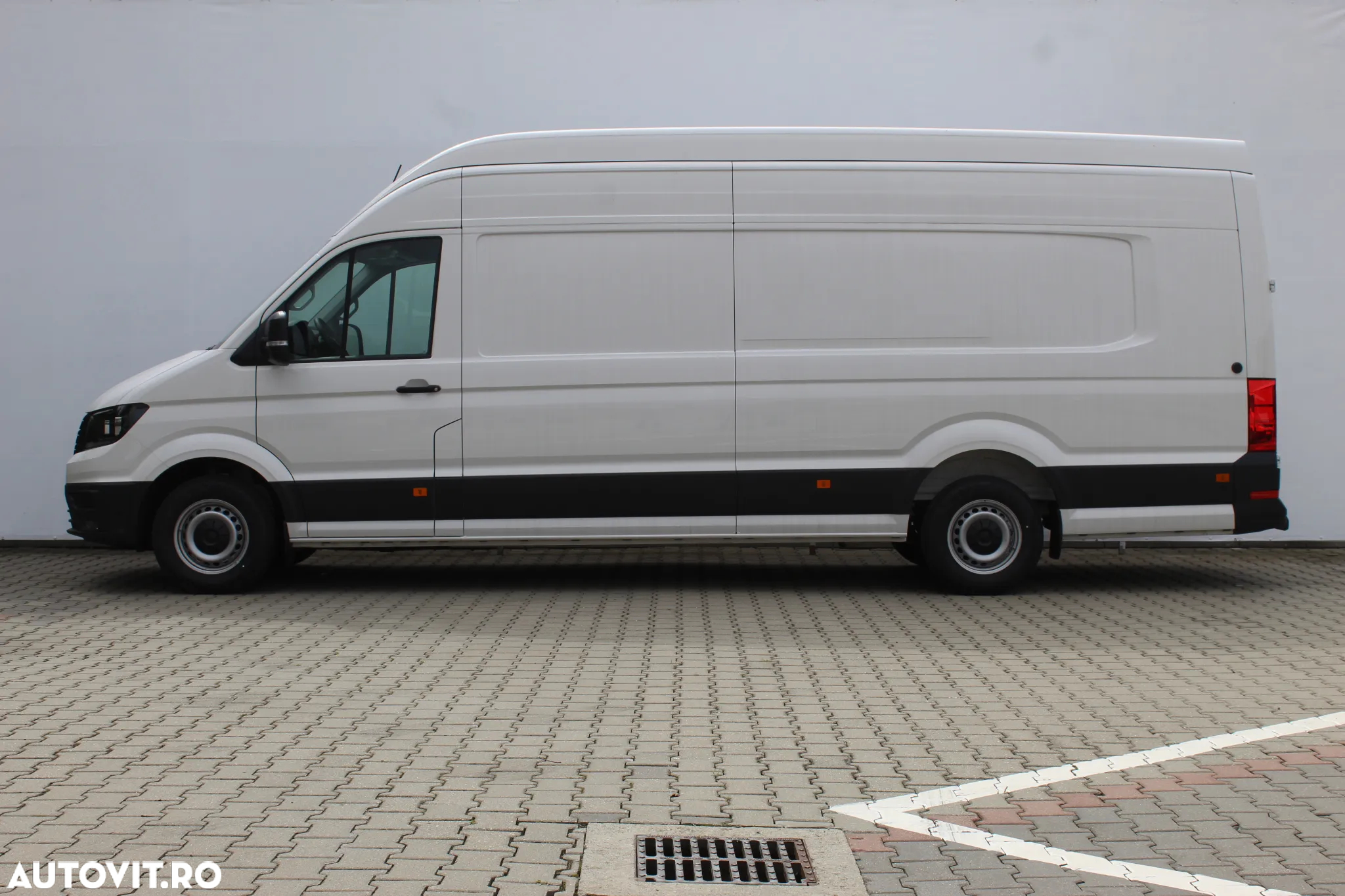 Volkswagen Crafter 3.5 Furgon L5H4 FWD 130kW AG8 - 2
