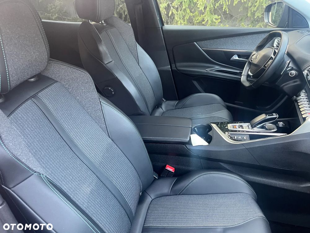 Peugeot 3008 1.6 PureTech HYbrid Allure S&S EAT8 - 8