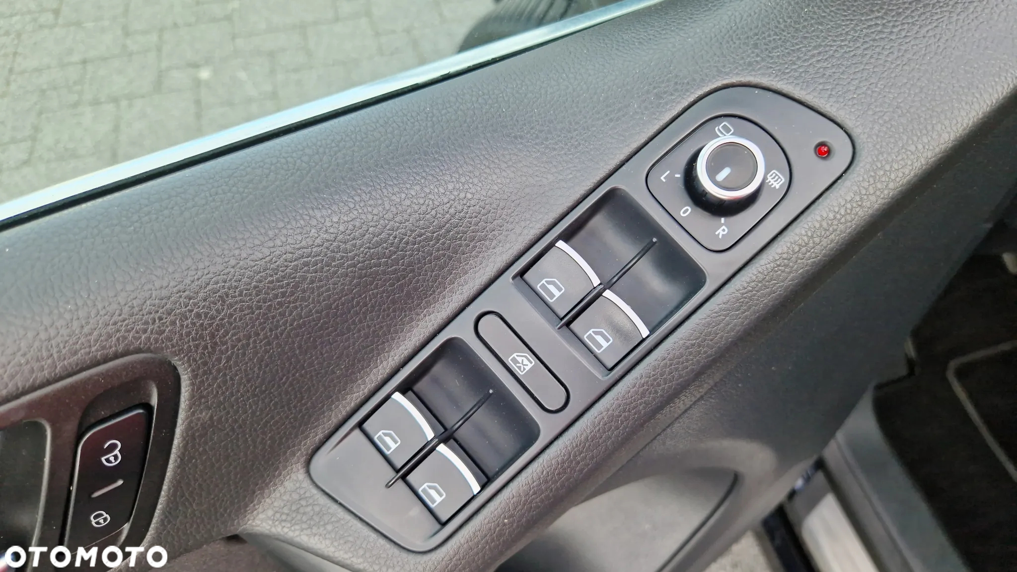 Volkswagen Tiguan 2.0 TDI BlueMot Sport&Style - 17