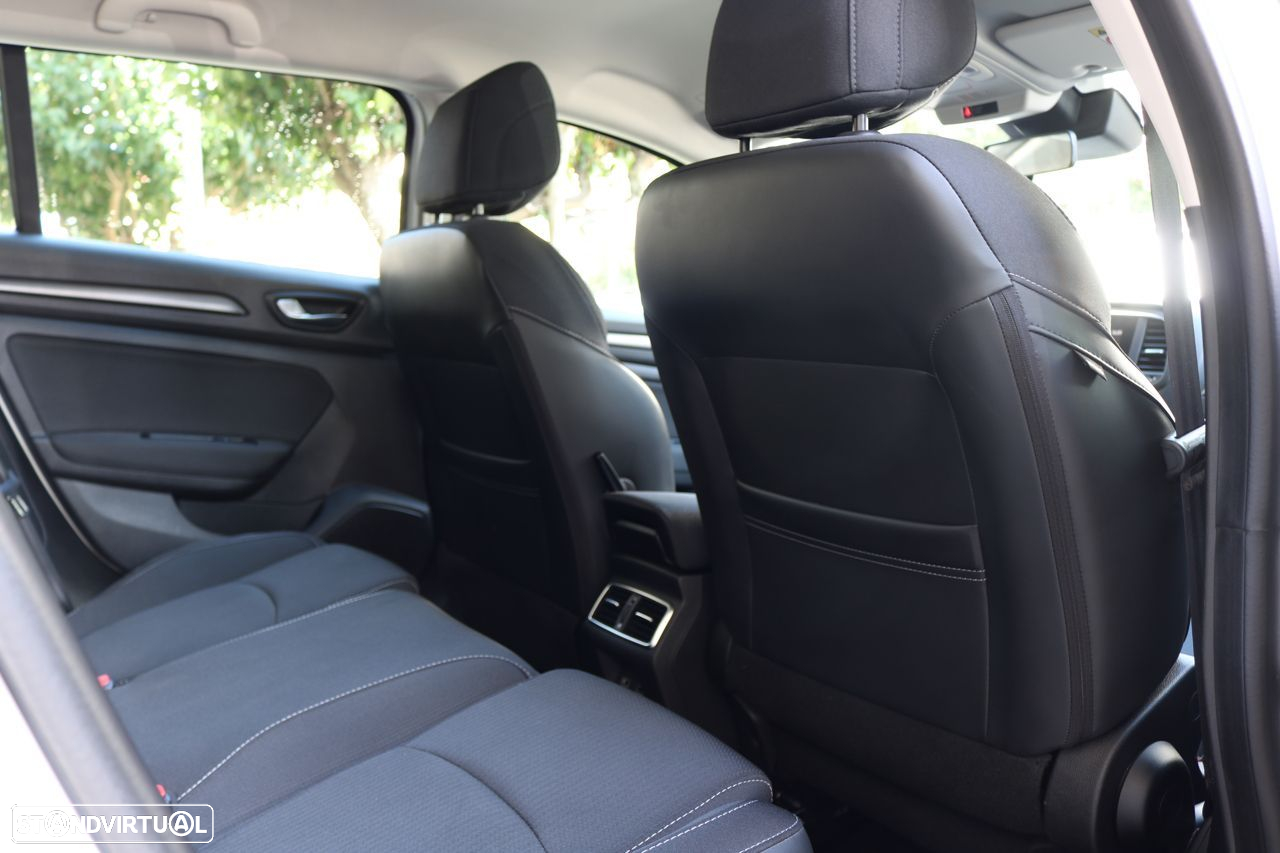 Renault Mégane Sport Tourer BLUE dCi 115 LIMITED - 31