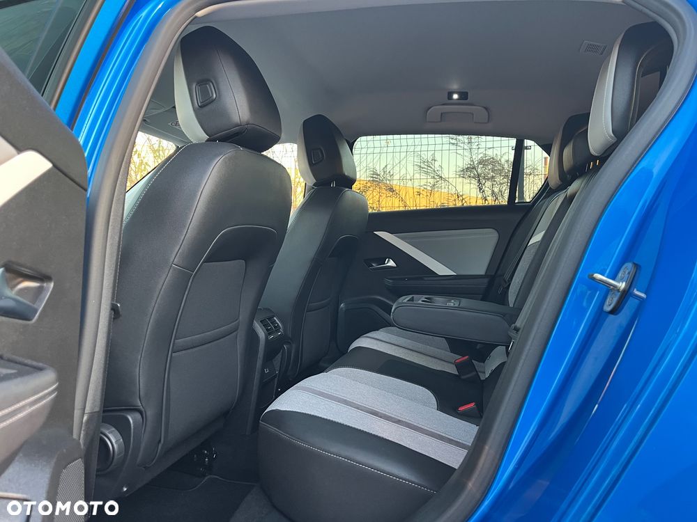 Opel Astra 1.2 Turbo Business Edition - 30