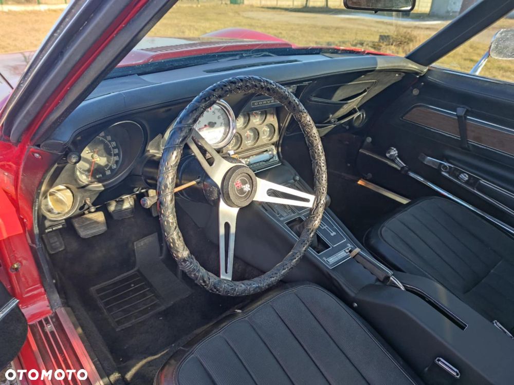 Chevrolet Corvette - 10
