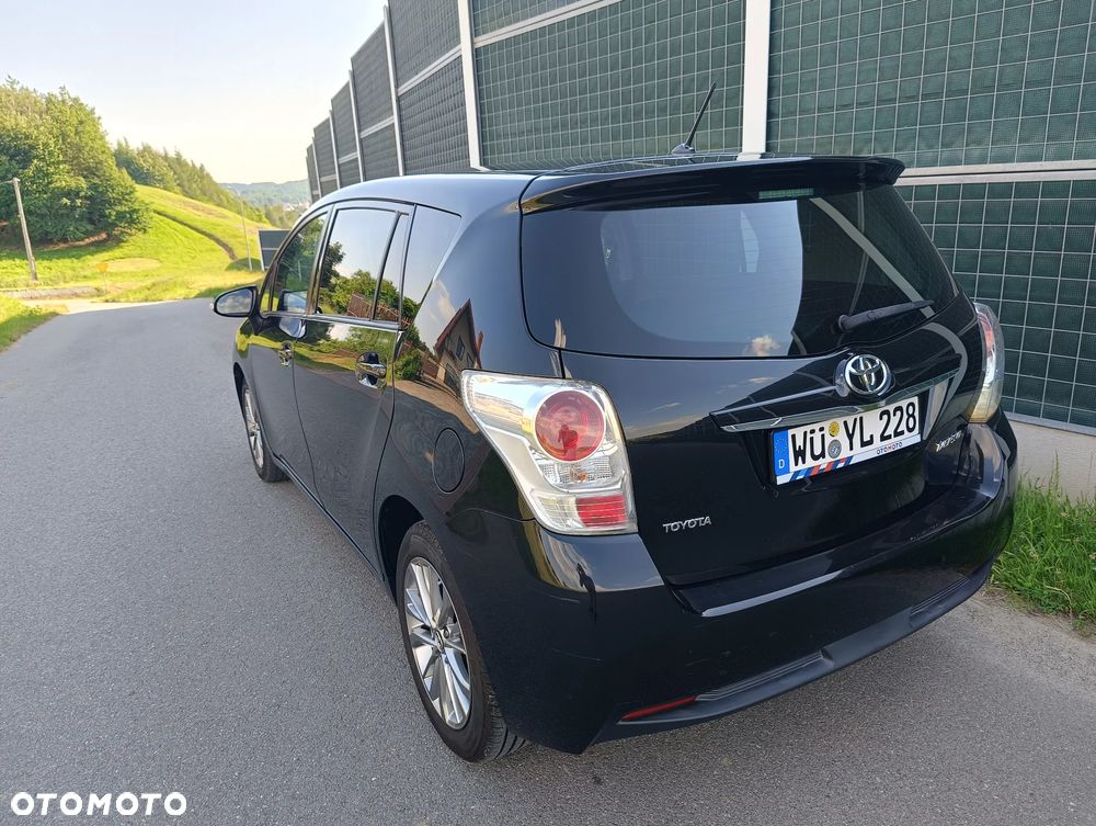 Toyota Verso 1.6 Premium - 10