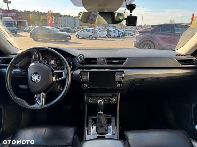 Skoda Superb 2.0 TDI Style DSG - 6