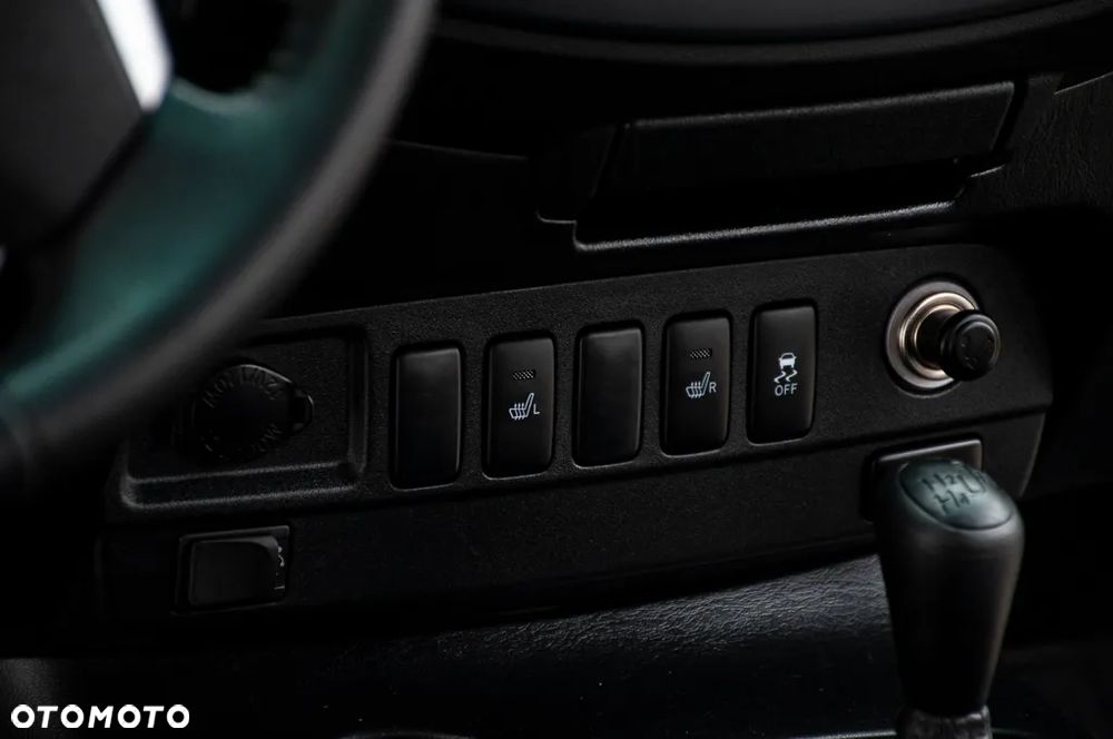 Toyota Hilux 3.0 D-4D Invincible - 13