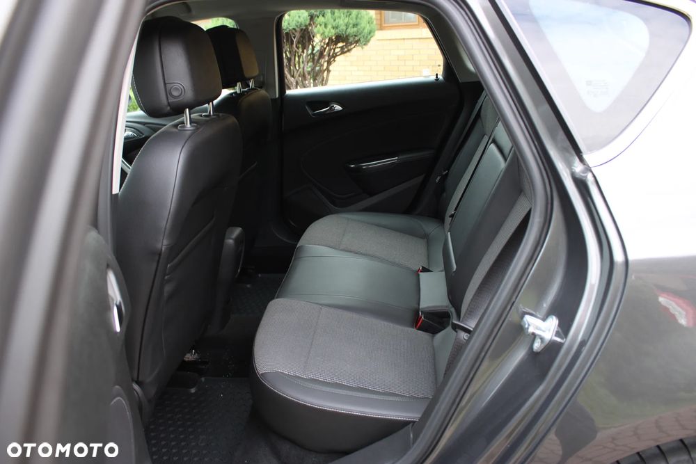 Opel Astra 1.6 Cosmo - 16