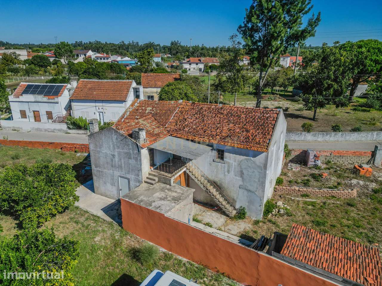 Moradia para renovar com 605 m2 de terreno em Santana, Figueira da Foz - Grande imagem: 4/44