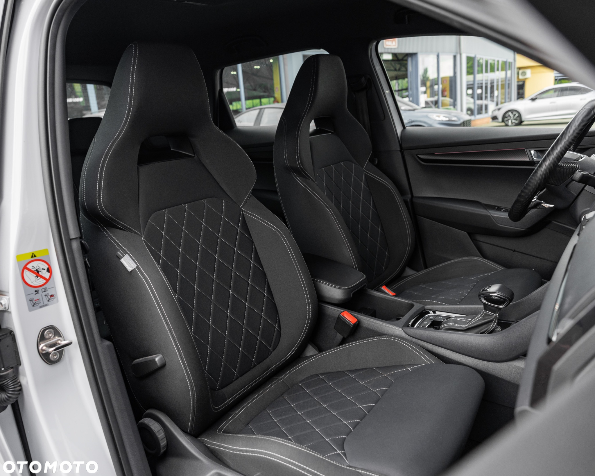 Skoda Karoq 1.5 TSI ACT Ambition DSG - 21