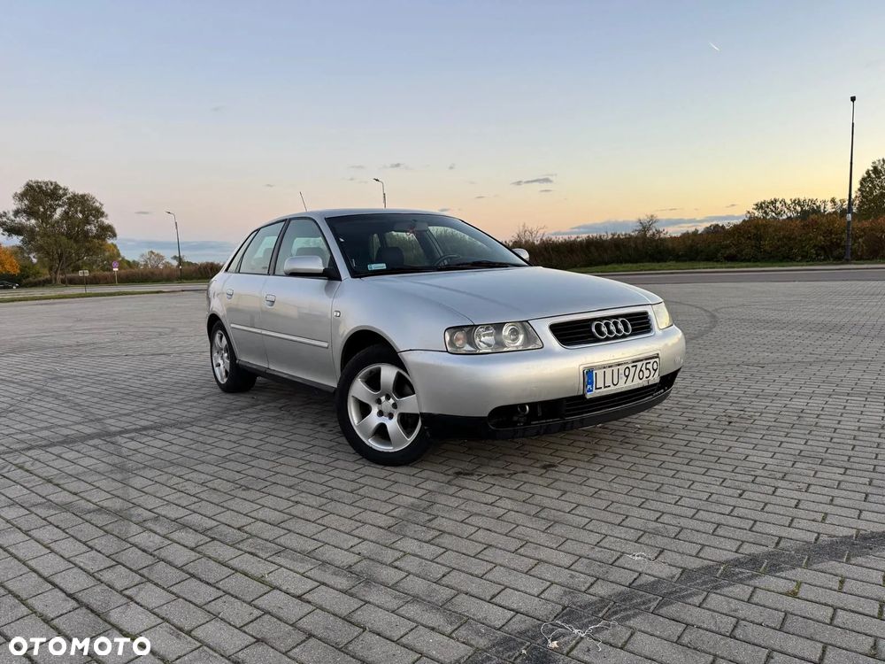 Audi A3 Sportback - 1