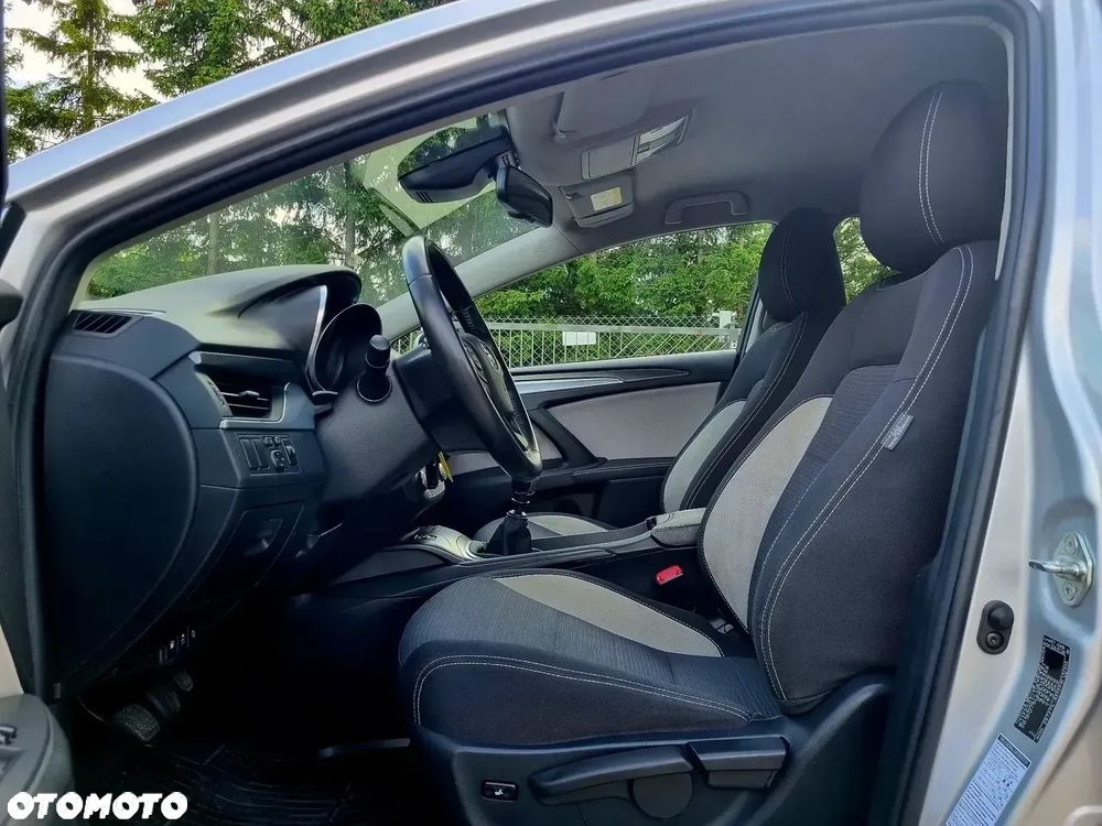 Toyota Avensis 1.8 Prestige - 10