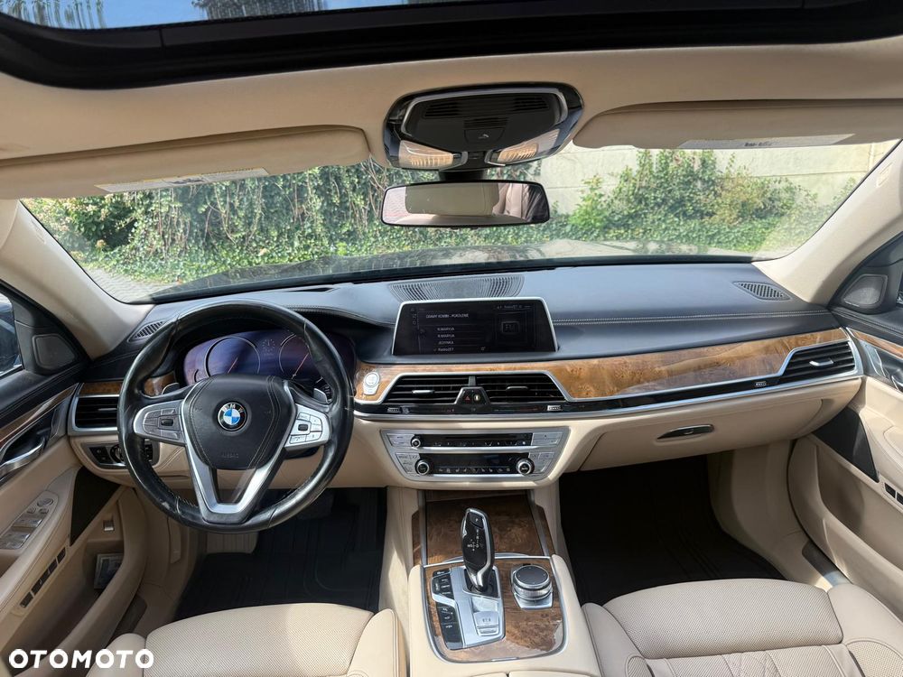 BMW Seria 7 740Li - 8