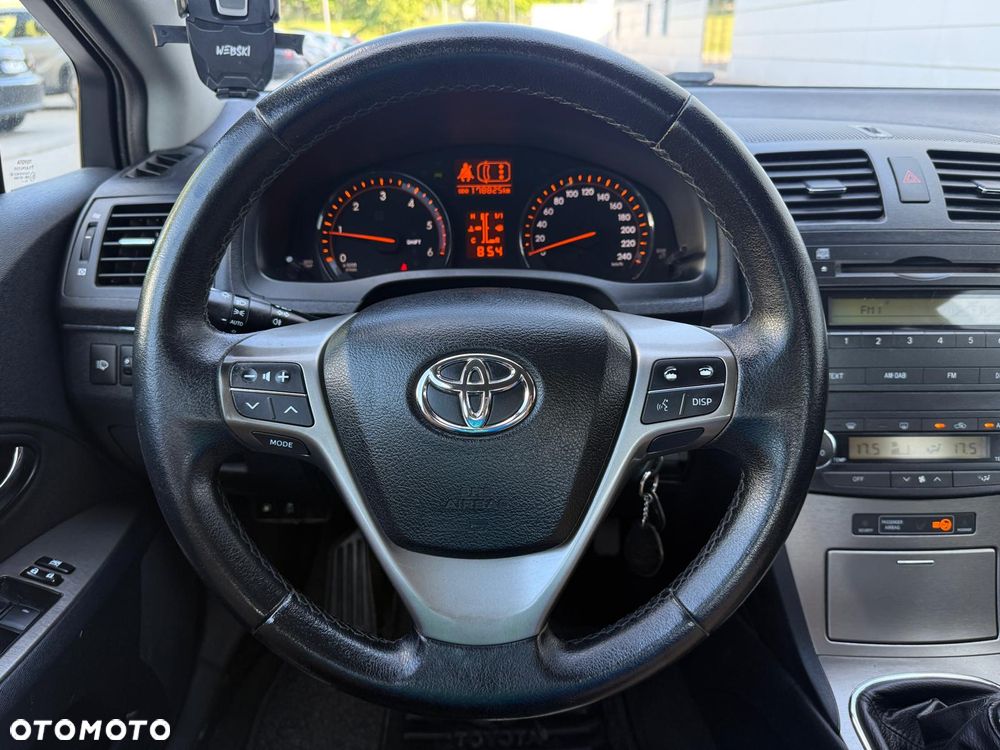 Toyota Avensis - 16
