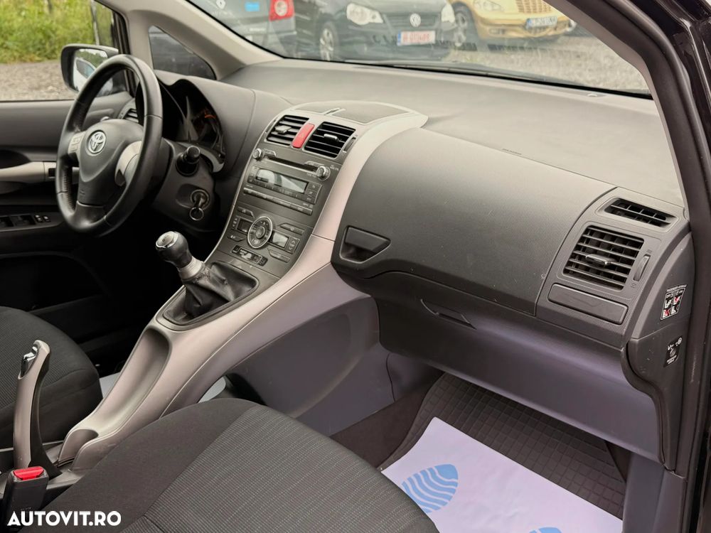 Toyota Auris 1.4 Luna Plus - 12