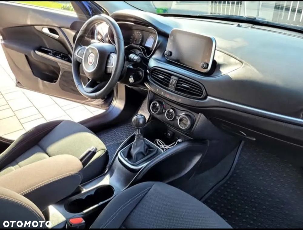 Fiat Tipo 1.4 T-Jet 16v Lounge EU6d - 6