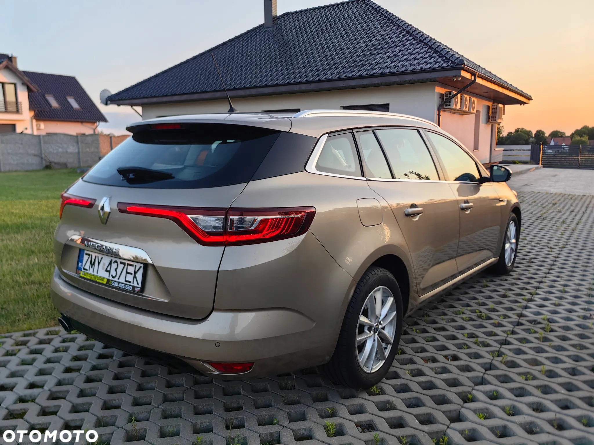 Renault Megane ENERGY TCe 130 EDC INTENS - 3