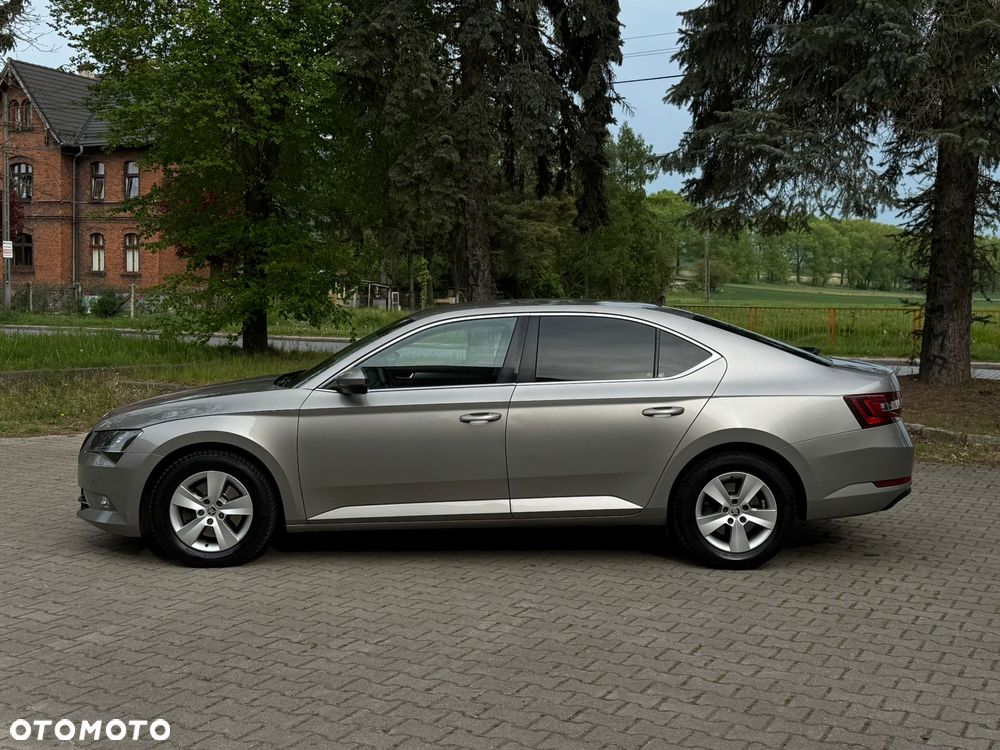 Skoda Superb 2.0 TDI L&K DSG - 2