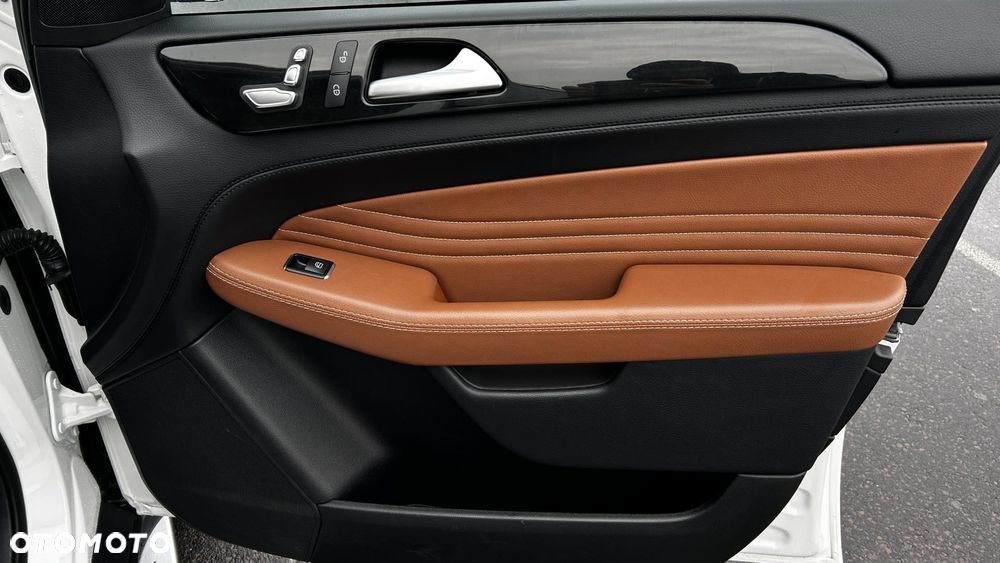 Mercedes-Benz GLE - 26