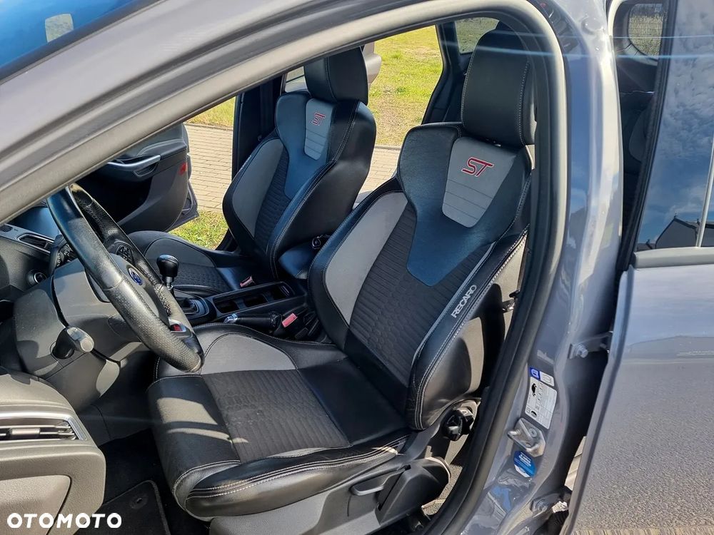 Ford Focus 2.0 TDCi ST - 28