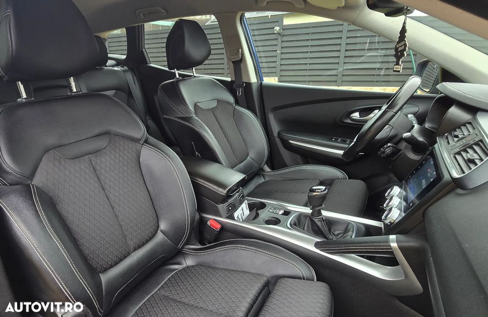 Renault Kadjar TCe 140 GPF BOSE EDITION - 26