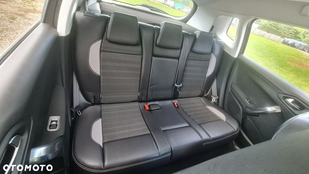 Peugeot 2008 1.6 e-HDi Allure S&S - 10