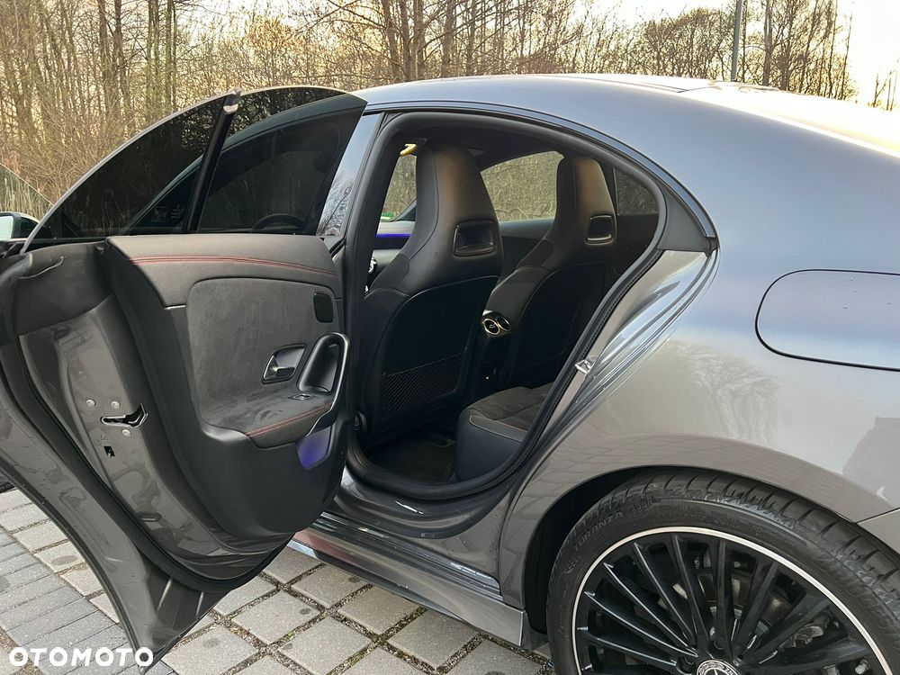 Mercedes-Benz CLA - 10