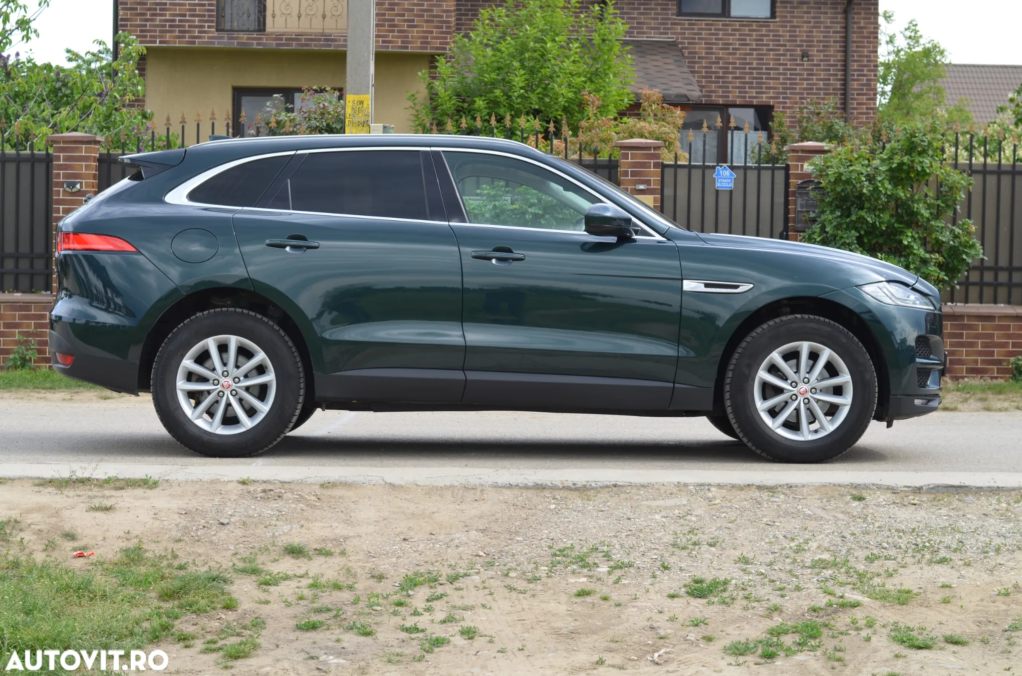 Jaguar F-Pace 20d AWD Portfolio - 2