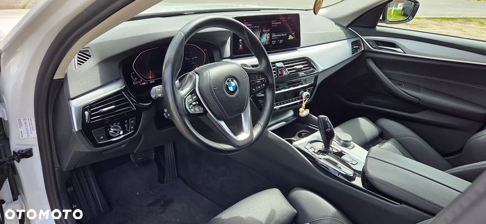 BMW Seria 5 518d mHEV Business Edition sport - 4
