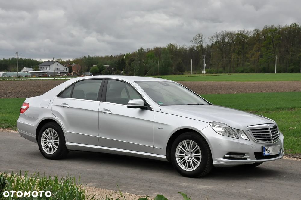 Mercedes-Benz Klasa E 250 CGI BlueEFFICIENCY 7G-TRONIC Elegance - 11
