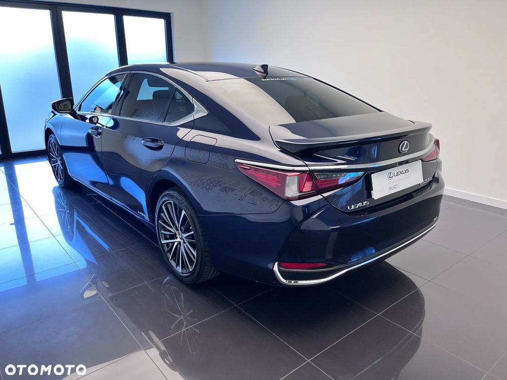 Lexus ES 300h Business Edition - 9